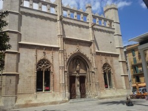 Le costa favolosa et l'escale à Palma. Belle façade historique à palma