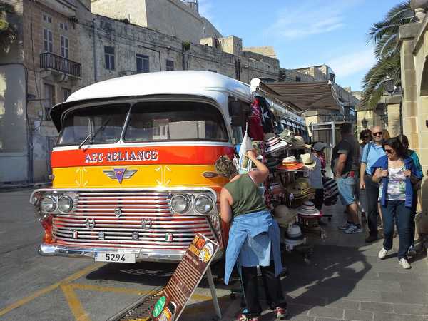 bus-souvenirs-la-valette