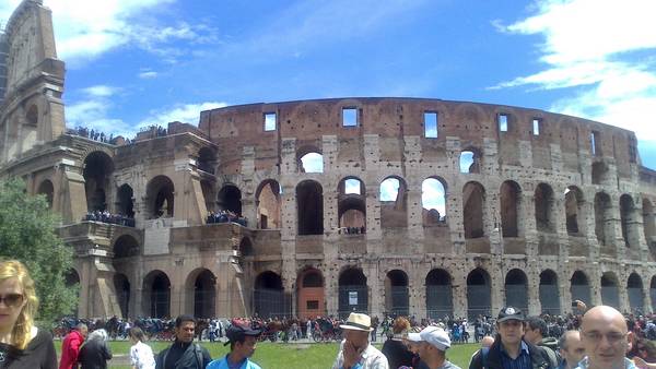 Le Colisée fait partie des symboles de Rome. 80 000 spectateurs pouvaient y prendre place