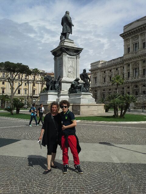 La place Cavour, à l'arrière du palais de justice, est une élégante place de Rome