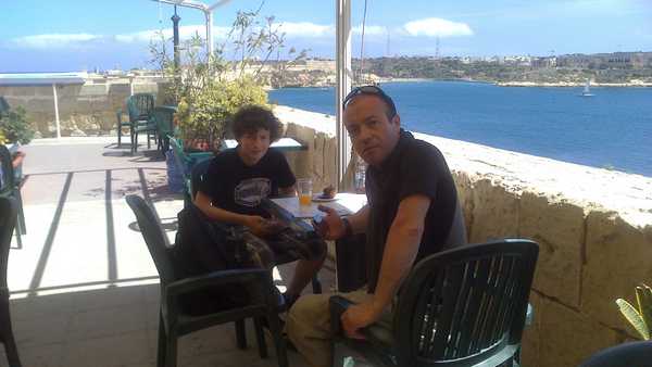 La terrasse du Malta Experience café
