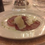 Entrée Carpaccio de boeuf servi un soir sur le Costa Favolosa