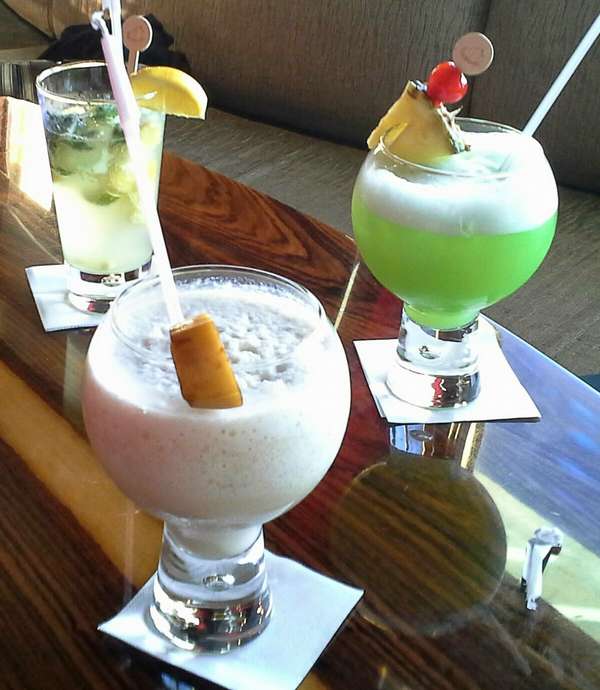Cocktails servis sur le Favolosa pendant la croisière Les Cités du Soleil