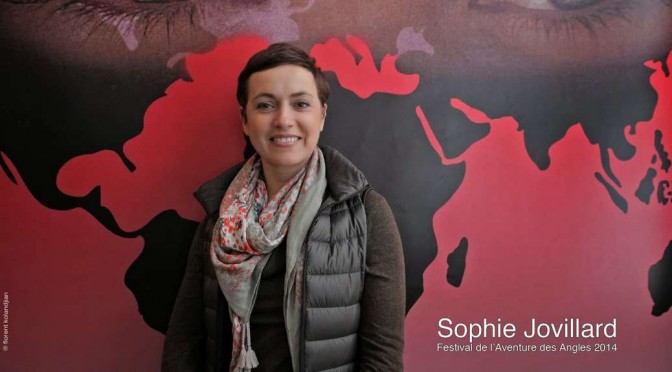 Sophie Jovillard de l'émission Echappées Belles pendant une croisière en Méditérranée