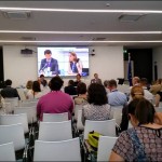 Enfin, nous avons trouvé des gens au travail. Réunion internationale sur les habitudes alimentaires dans le pavillon de l'Union Européenne