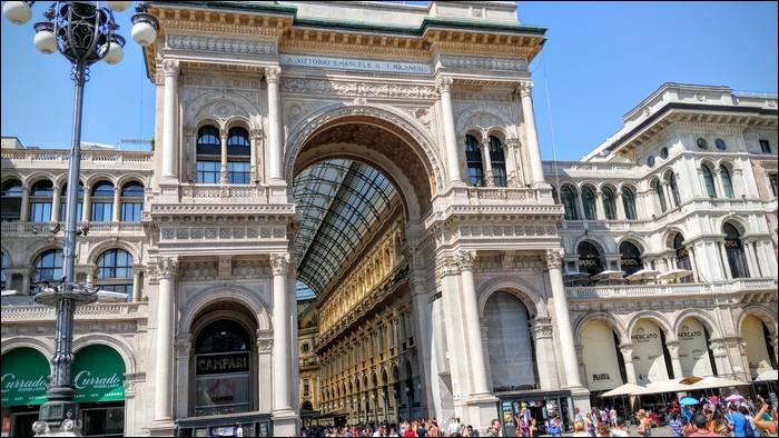 galeries-victor-emanuel-2-luxe-grand-magasins-milan