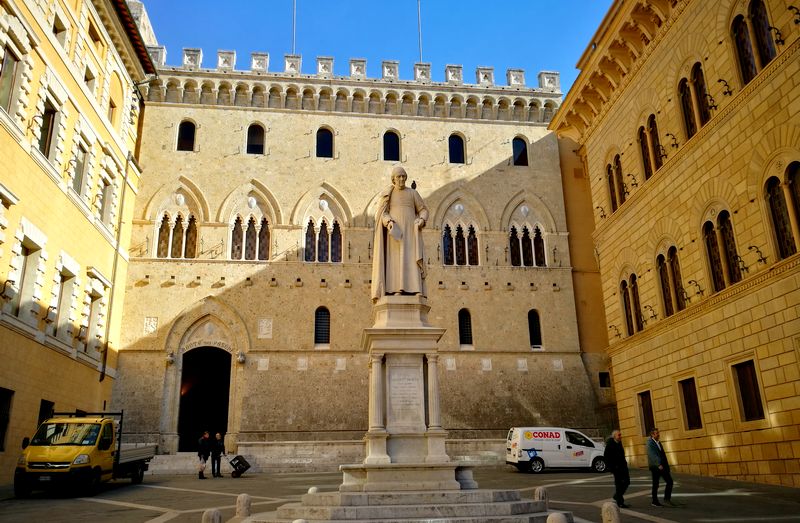 Le palazzo Salimbeni et la banque Monte dei Paschi