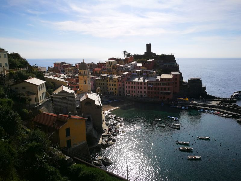 Vue de VErnazza depuis le chemin qui vient de Monterosso